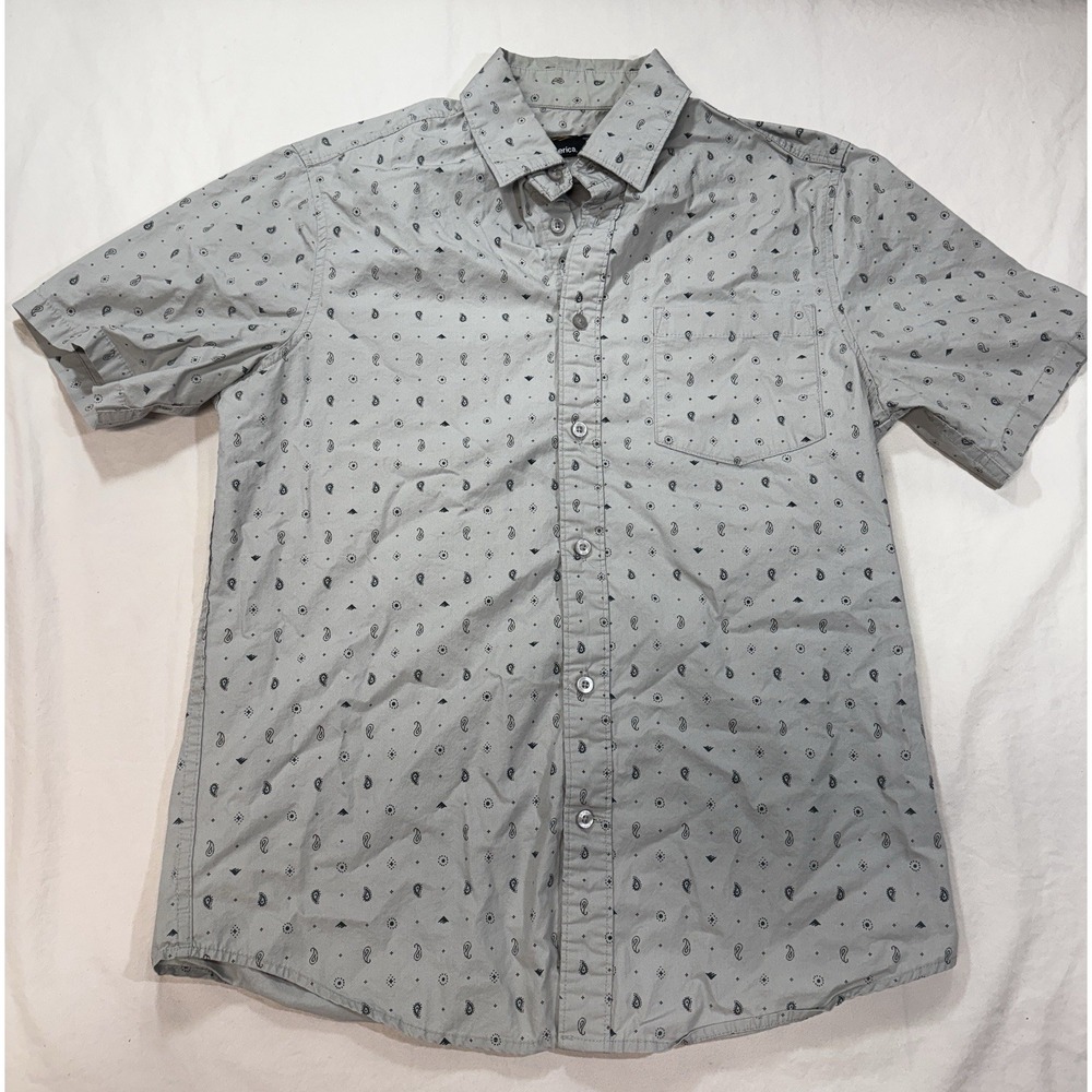 Emerica Skateboarding Men's Short Sleeve Button Front Shirt Size Medium